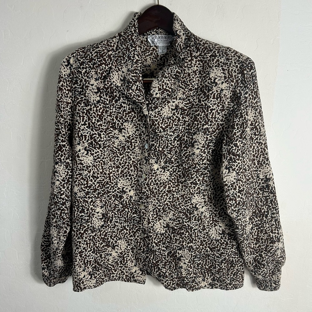SilkLand Black and Cream Patterned Jacket